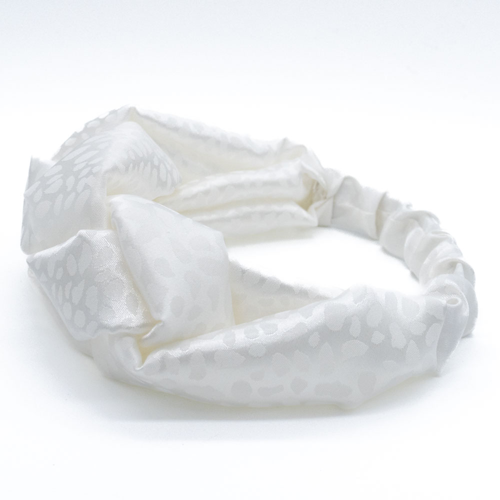 C0026BPHS čelenka bílá z boku