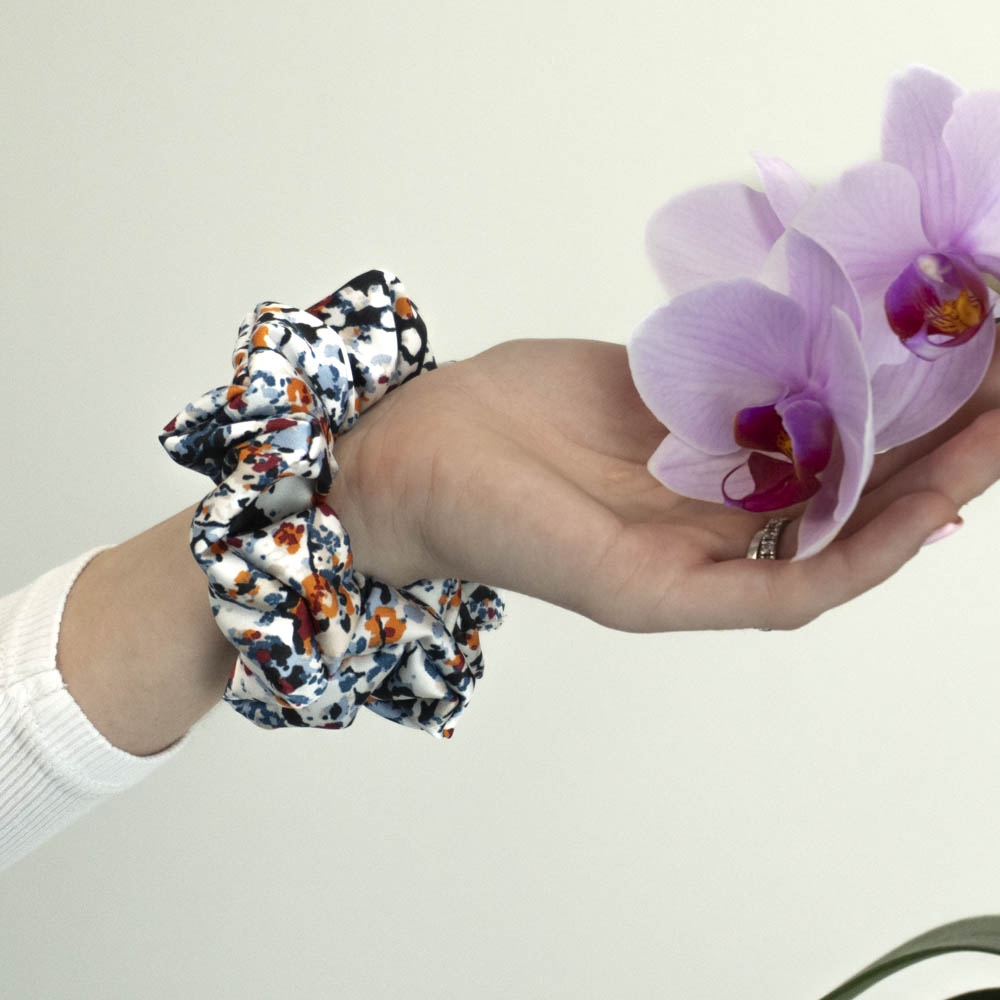 G0261BTHS scrunchie puntíky